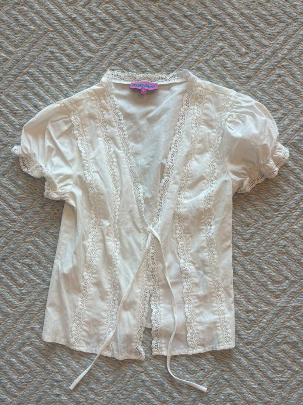 Edikted White Puff Sleeve Tie Front Top 🤍🎀